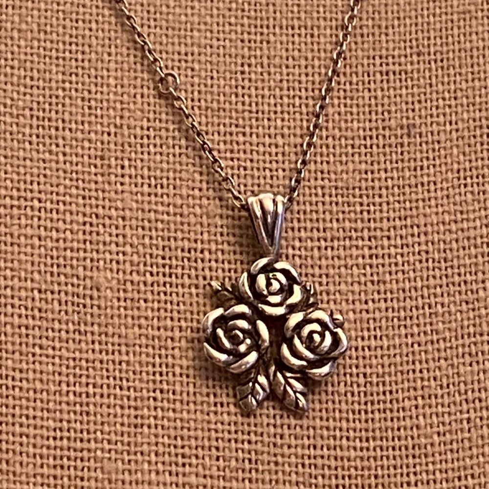 Beautiful 925 Sterling Silver Rose Pendant on a Silpada chain